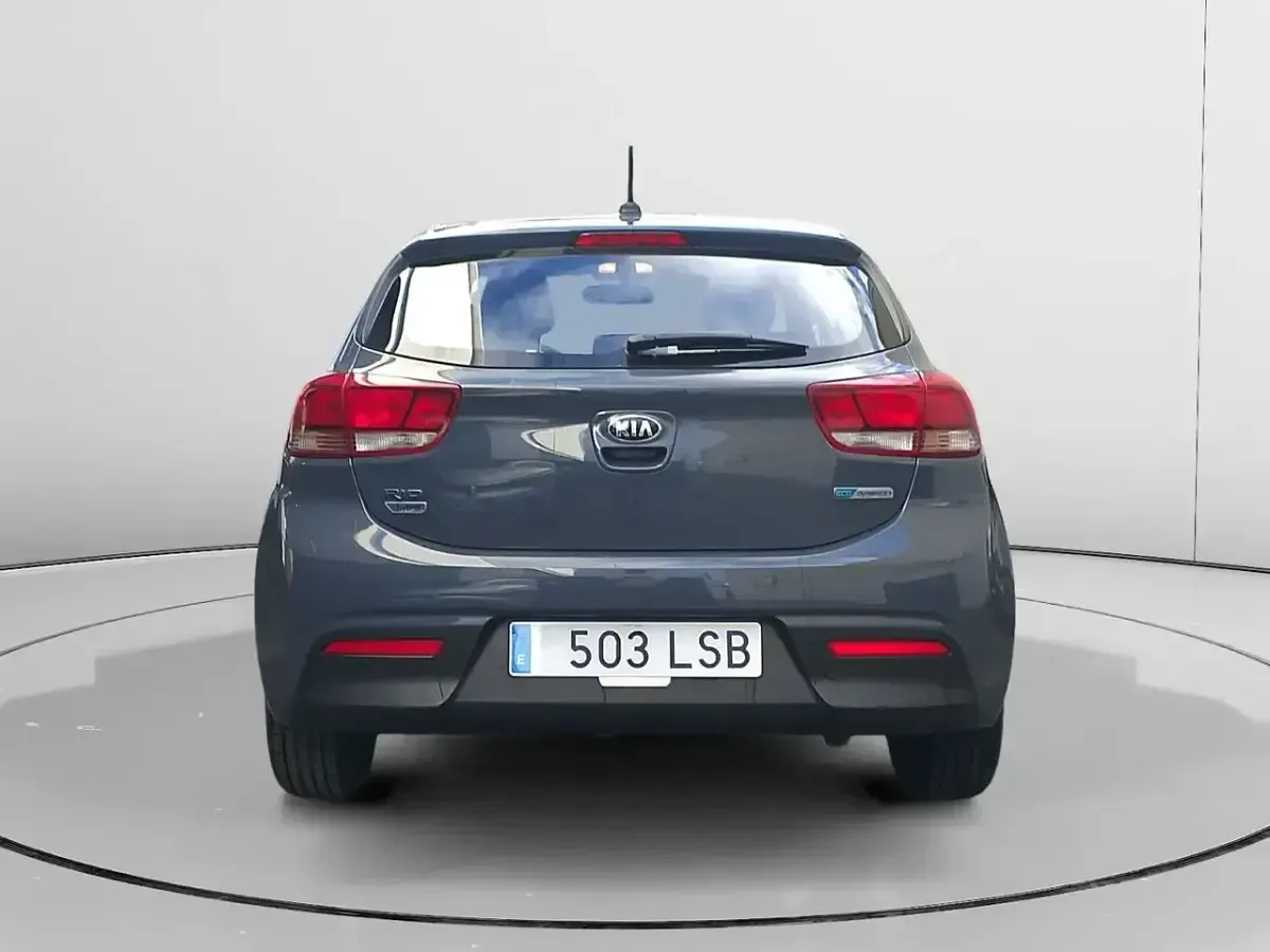 Usado Kia Rio 101 HP (74 kW) 2021 Cinzento Sedan