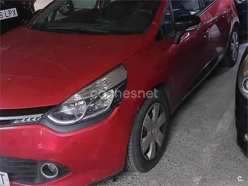 Usado Renault Clio IV Expression 90 CV (66 kW) 2013 Granate Berlina