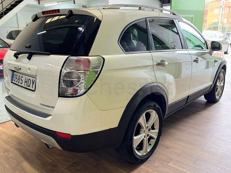 Usado Chevrolet Captiva LTZ 184 CV (135 kW) 2011 Beige SUV
