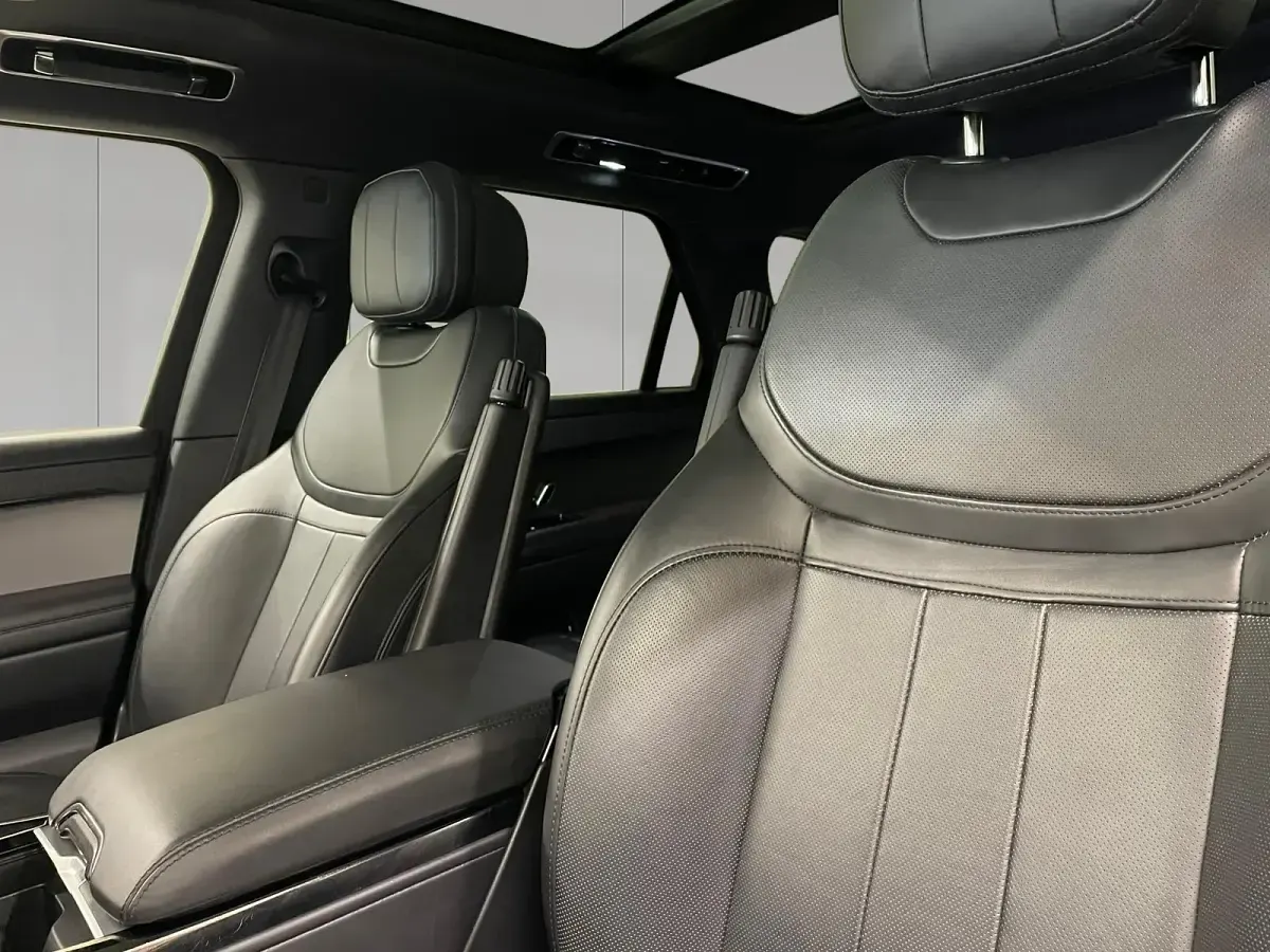 Usado Land Rover Range Rover Sport SE Dynamic 441 CV (324 kW) 2023 Santorini black SUV
