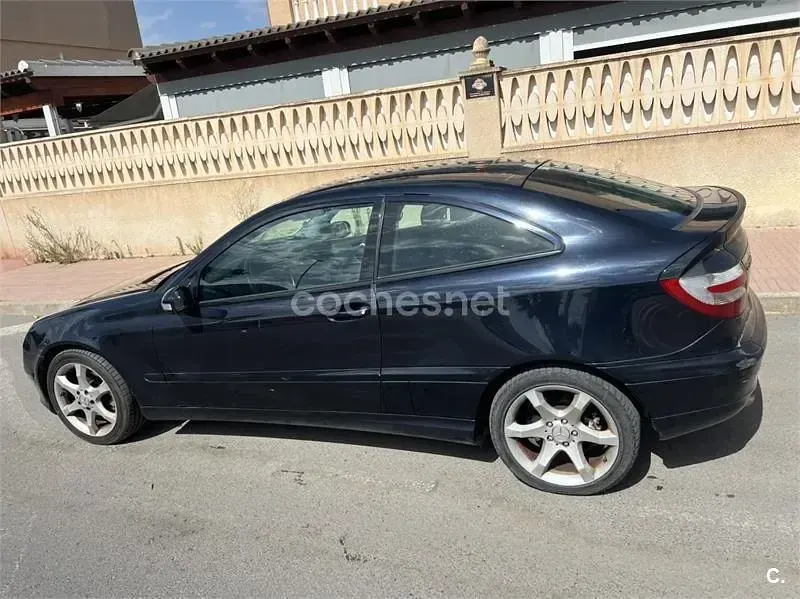 Usado Mercedes C200 Sport Edition 122 CV (89 kW) 2007 Negro Berlina