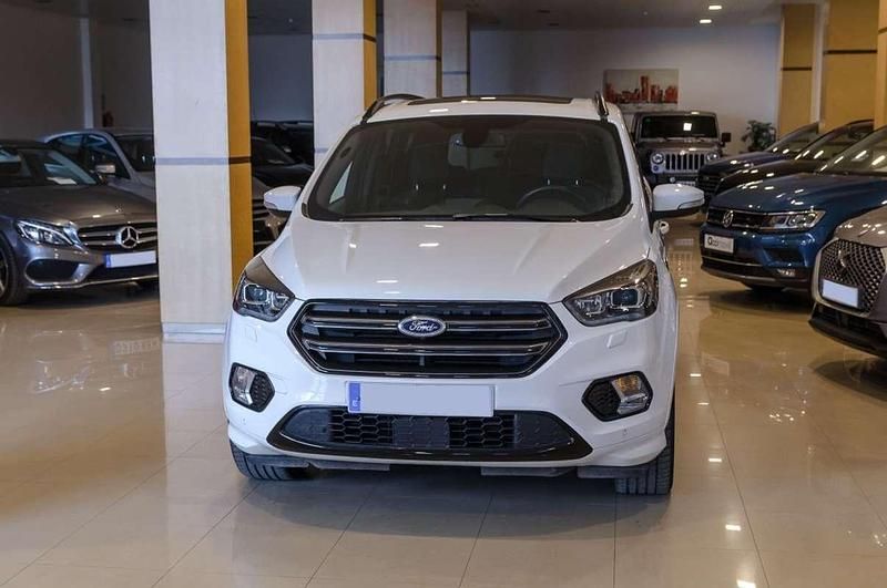 Usado Ford Kuga ST-Line 178 CV (130 kW) 2019 Blanco SUV