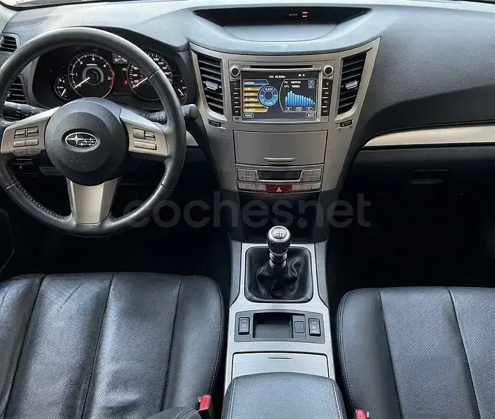 Usado Subaru Outback Sport 150 CV (110 kW) 2011 Blanco Familiar