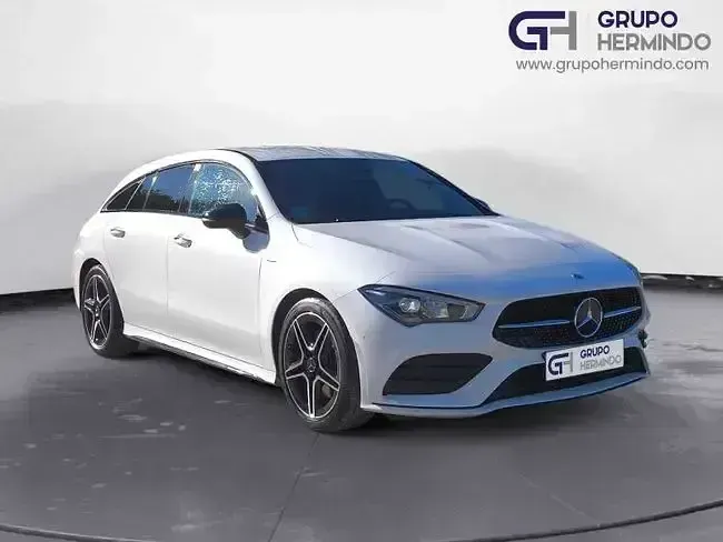 Używany Mercedes CLA200 Shooting Brake AMG line 150 KM (110 kW) 2021 Biały Kombi