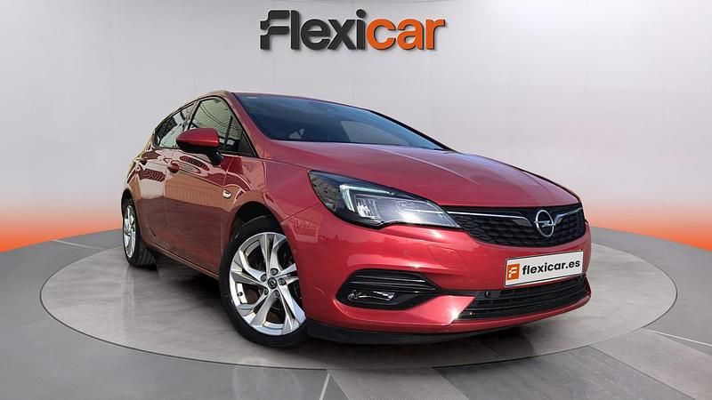 Usado Opel Astra 110 HP (80 kW) 2020 Vermelho Sedan