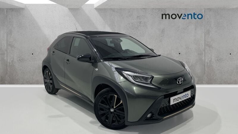 Gris Usado 2023 Toyota Aygo Utilitario | 17.790 € (Caro) - Imagen 1/4