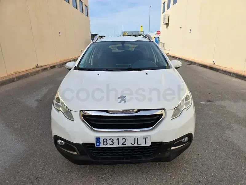 Usado Peugeot 2008 Active 100 CV (73 kW) 2016 Blanco SUV