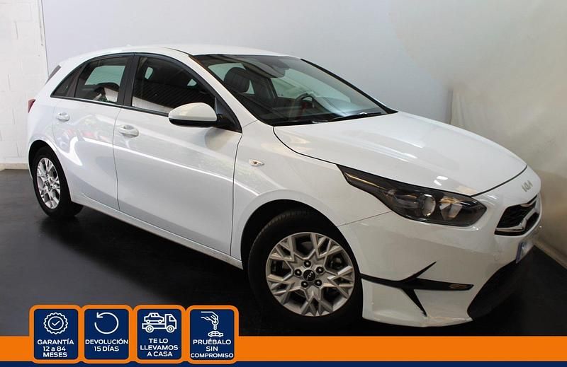Usado Kia Ceed 120 CV (88 kW) 2023 Blanco Utilitario