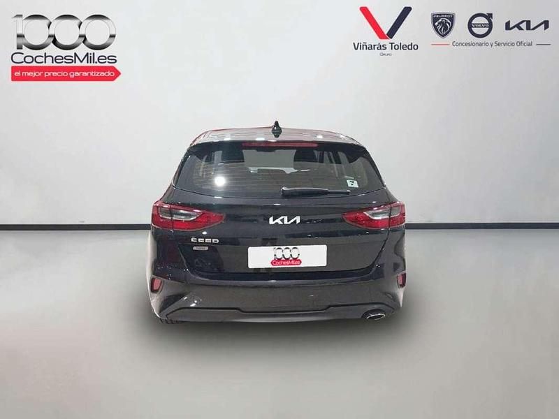 Usado Kia Ceed 136 CV (100 kW) 2024 Negro Utilitario