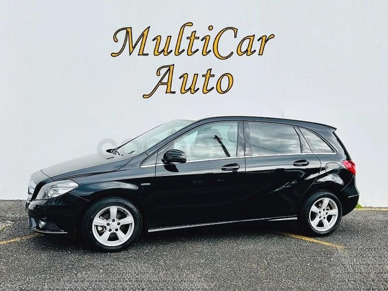 Usado Mercedes B180 109 CV (80 kW) 2013 Negro Monovolumen