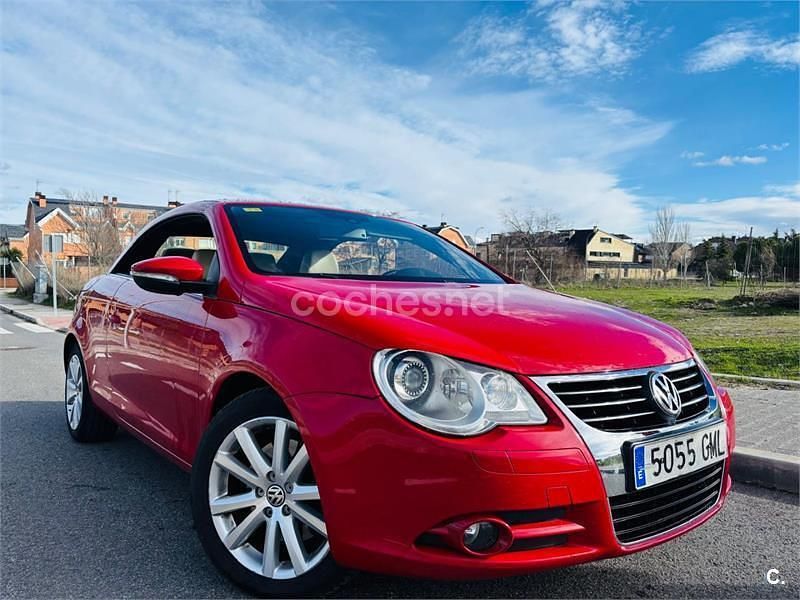 Usado VW Eos 140 CV (102 kW) 2009 Rojo Descapotable