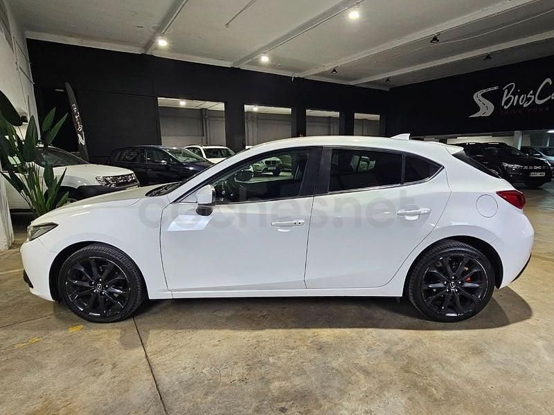 Usado Mazda 3 Luxury 105 CV (77 kW) 2017 Blanco Berlina