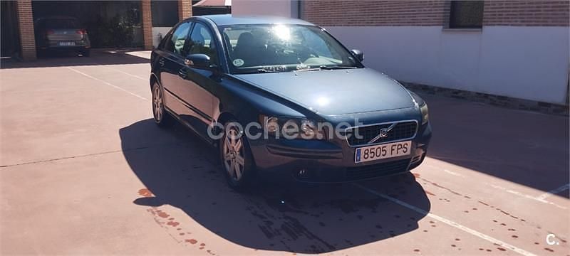 Begagnad Volvo S40 Momentum 136 HK (100 kW) 2007 Blå Sedan