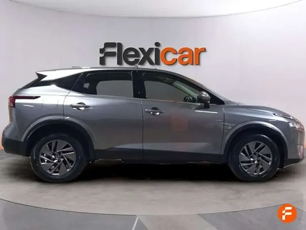 Usado Nissan Qashqai Acenta 158 CV (116 kW) 2021 Gris SUV