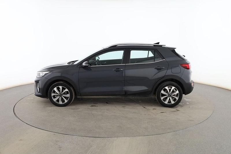 Usado Kia Stonic Style 101 HP (74 kW) 2021 Cinzento SUV