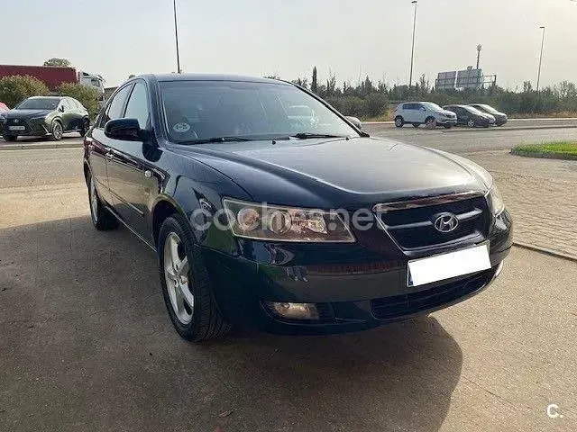 Usado Hyundai Sonata Style 161 CV (118 kW) 2005 Negro Berlina