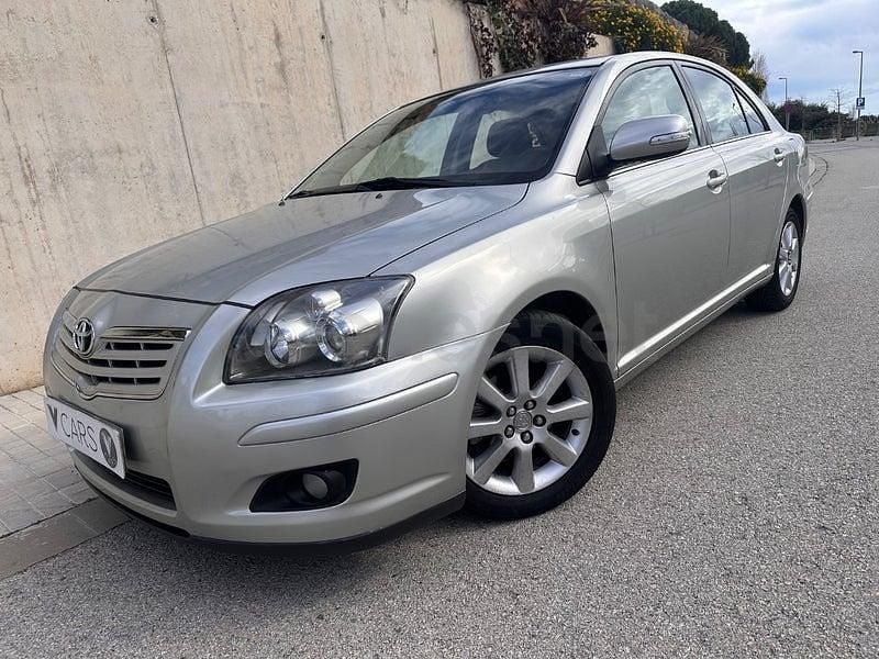Usado Toyota Avensis Sol 129 CV (94 kW) 2007 Gris / plata Berlina