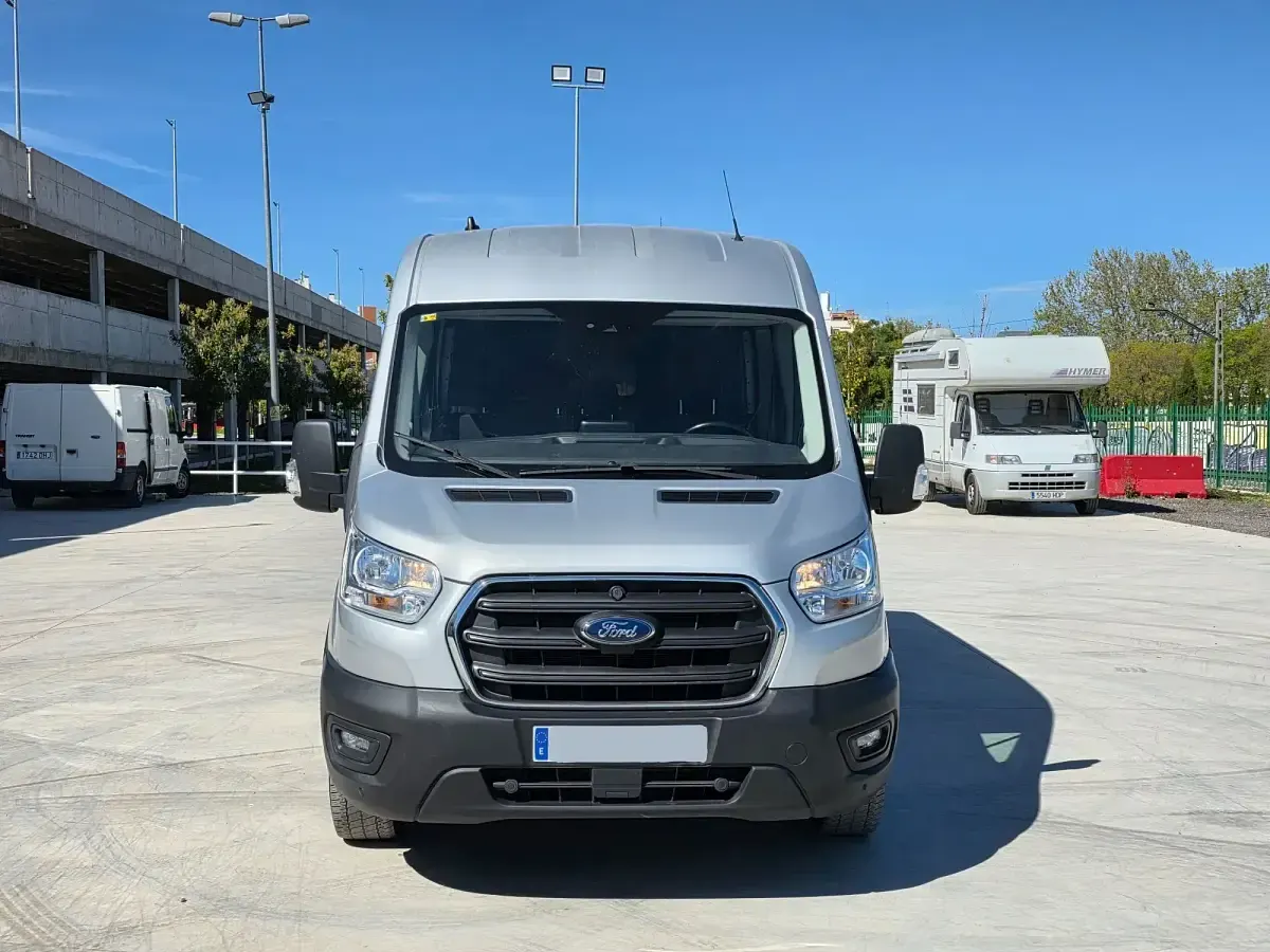 Usado Ford Transit Trend 170 CV (125 kW) 2019 Gris Berlina