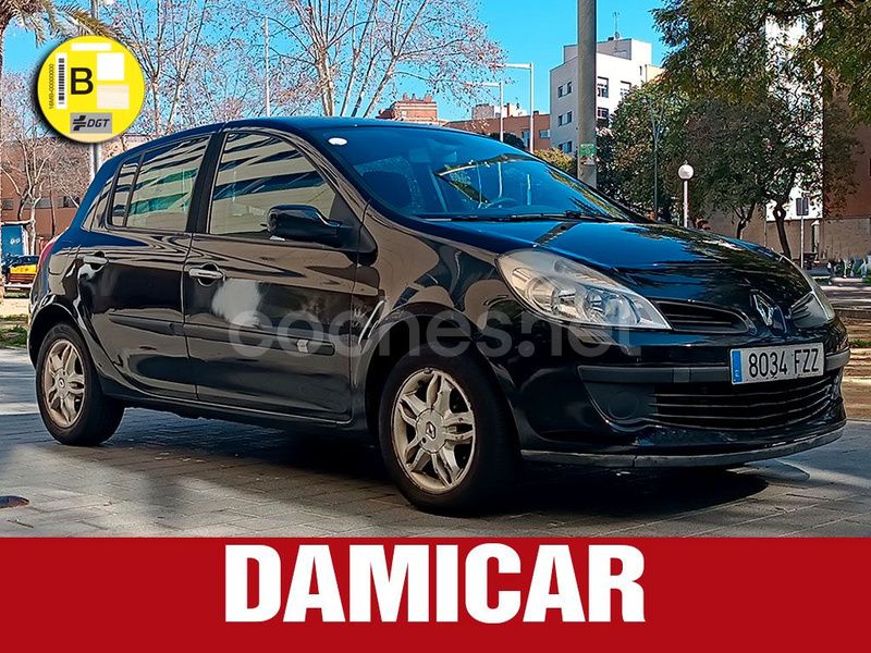 Usado Renault Clio II Business 70 CV (51 kW) 2008 Blanco Berlina