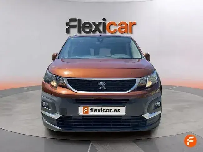 Usado Peugeot Rifter Allure 110 CV (80 kW) 2018 Naranja Monovolumen