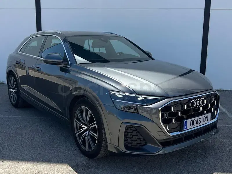Usado Audi Q8 S-Line 286 CV (210 kW) 2024 Gris / plata SUV