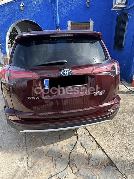 Usado Toyota RAV4 Hybrid Executive 197 CV (144 kW) 2016 Granate SUV