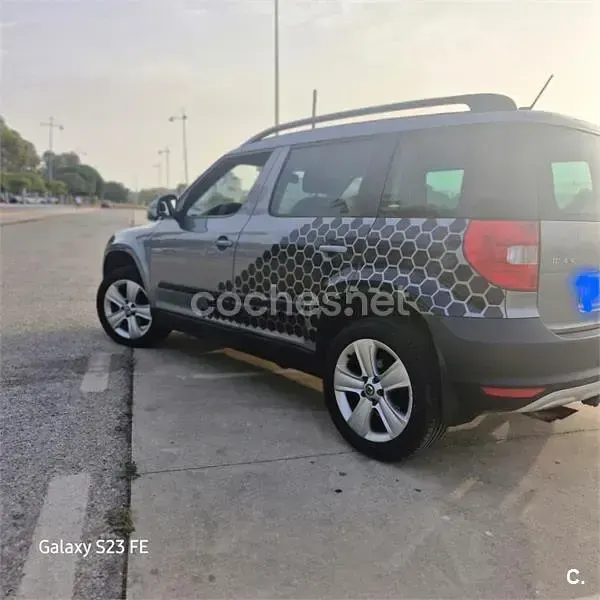 Usado Skoda Yeti Elegance 140 CV (102 kW) 2013 Gris / plata SUV