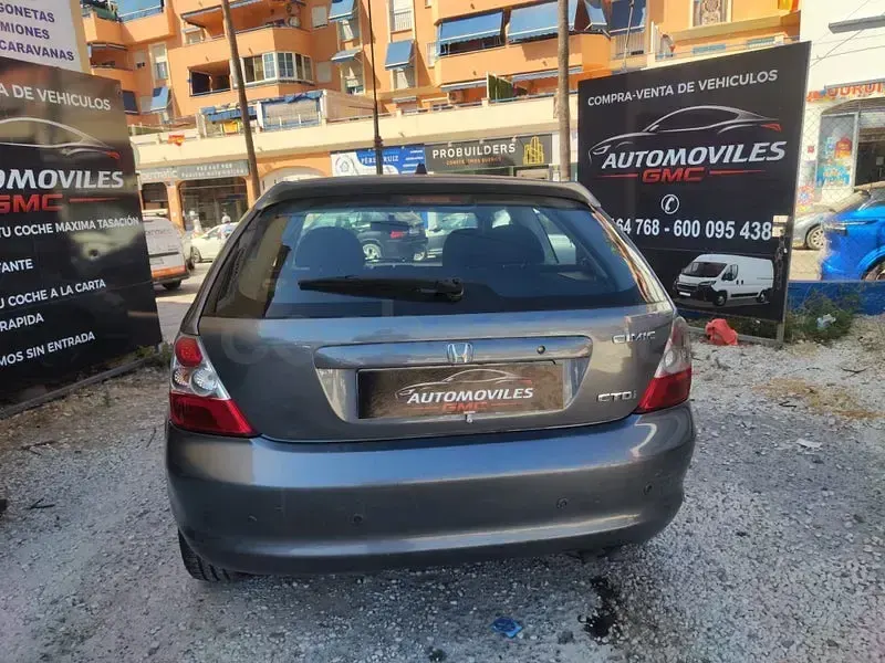 Usado Honda Civic LS 100 CV (73 kW) 2004 Gris / plata Berlina