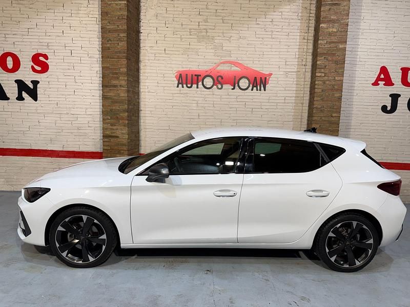 Usado Cupra Leon 150 CV (110 kW) 2024 Blanco Berlina