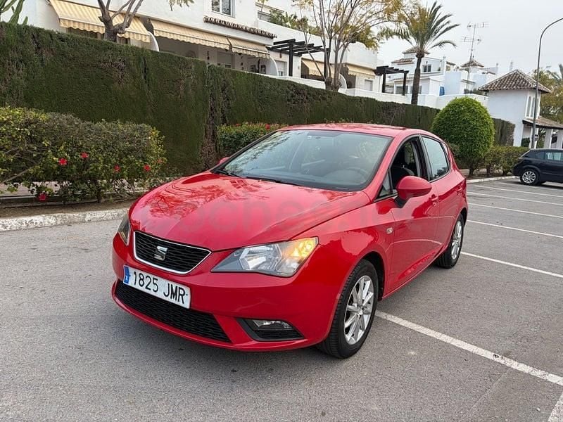 Usado Seat Ibiza Reference 90 CV (66 kW) 2016 Rojo Berlina