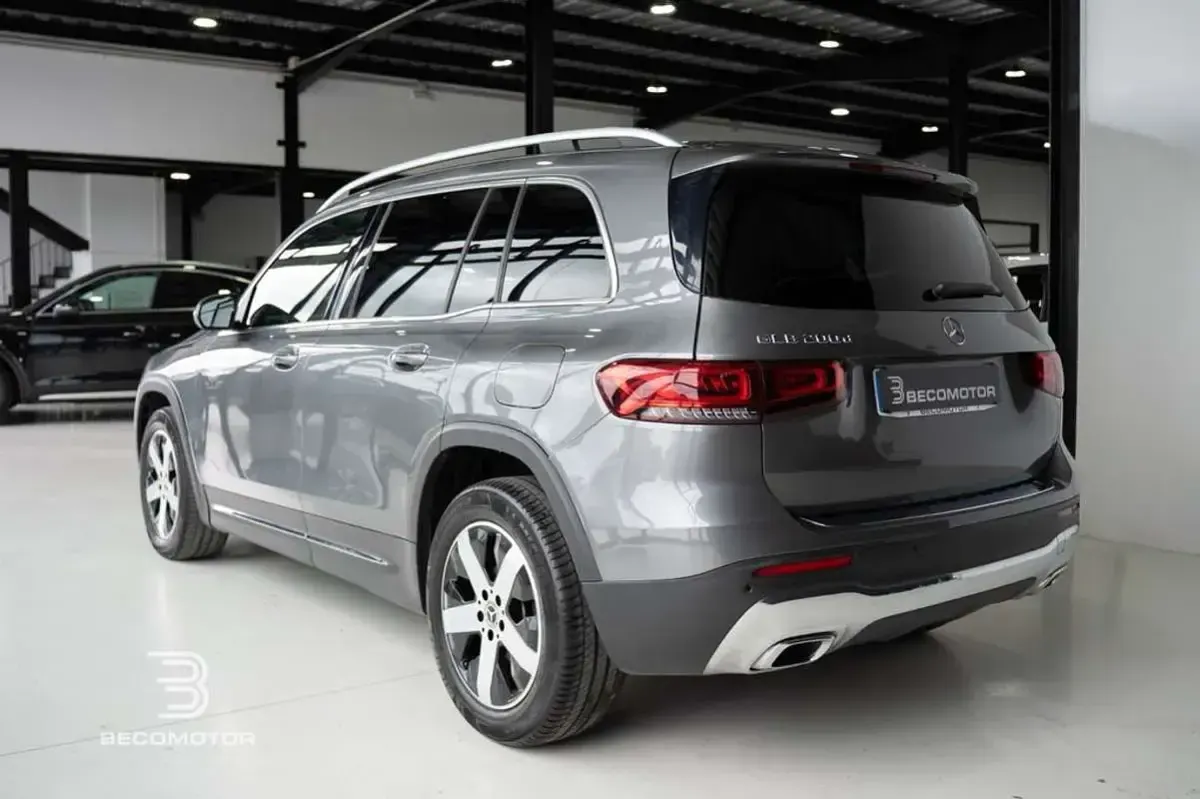 Usado Mercedes GLB200 150 CV (110 kW) 2021 Gris SUV