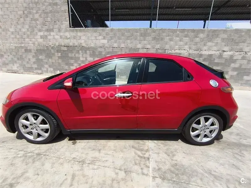Usado Honda Civic Executive 140 CV (102 kW) 2008 Rojo Berlina
