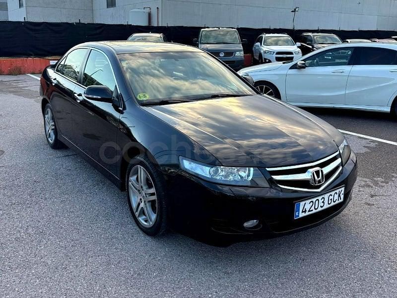 Usado Honda Accord Executive 150 CV (110 kW) 2008 Negro Berlina
