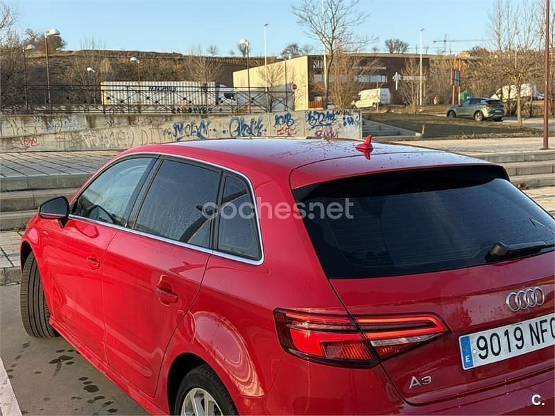 Usado Audi A3 e-tron Sport 150 kW (204 CV) 2018 Rojo Utilitario
