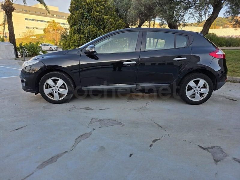 Usado Renault Mégane Dynamique 130 CV (95 kW) 2011 Negro Berlina