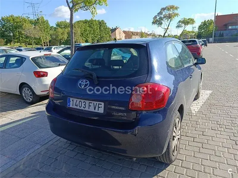 Usado Toyota Auris Luna 126 CV (92 kW) 2007 Azul Utilitario