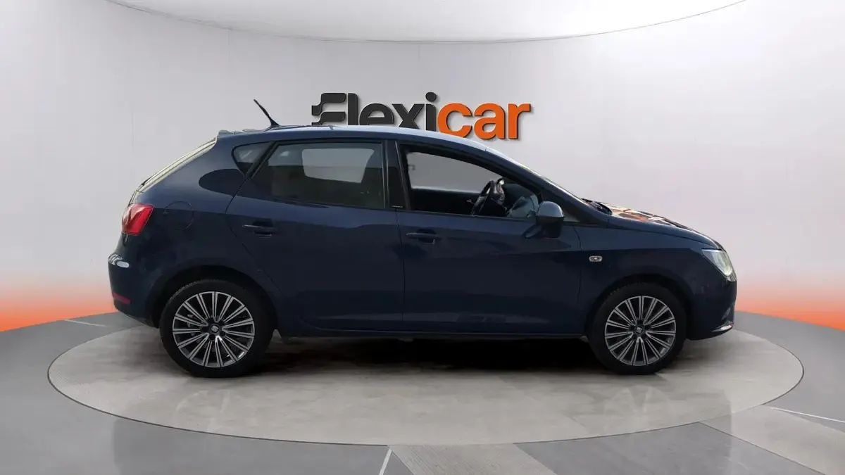 Usado Seat Ibiza CONNECT 110 CV (80 kW) 2016 Azul Berlina