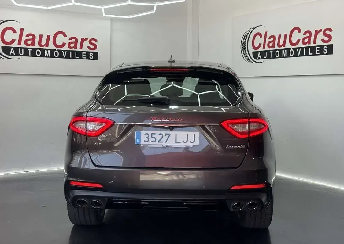 Usado Maserati Levante 275 CV (202 kW) 2020 Gris SUV