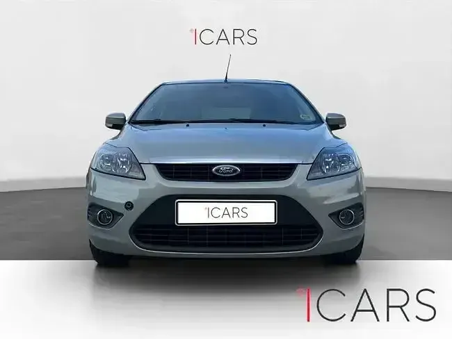Begagnad Ford Focus Trend 90 HK (66 kW) 2009 Grå Sedan