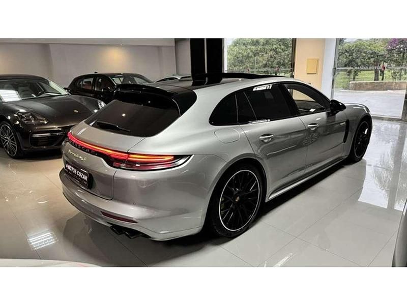 Usado Porsche Panamera Sport Turismo 700 CV (514 kW) 2022 Gris Familiar