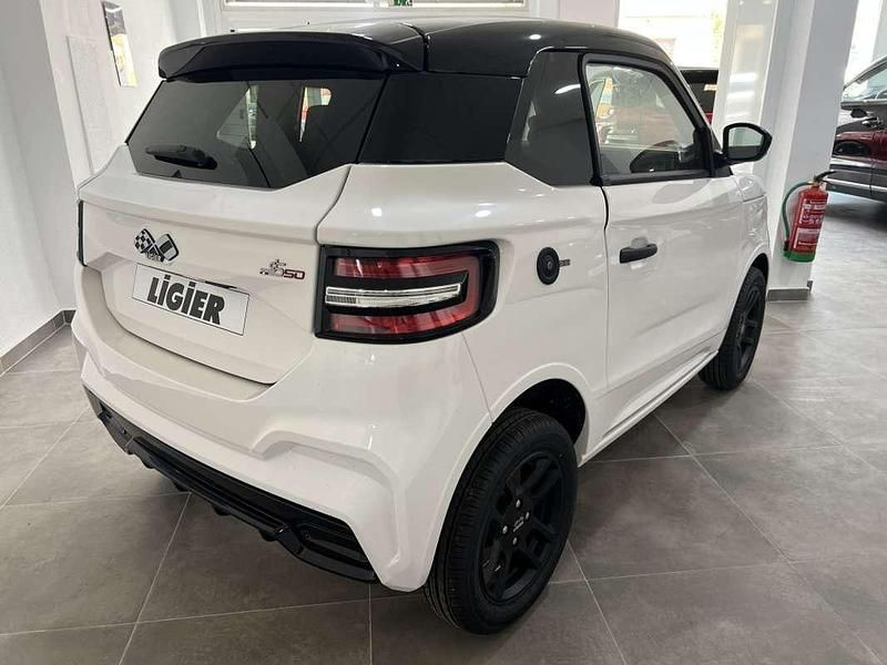 Nuevo Ligier JS50 2025 Negro Utilitario