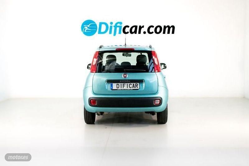Usado Fiat Panda Young 71 CV (52 kW) 2015 Azul Berlina