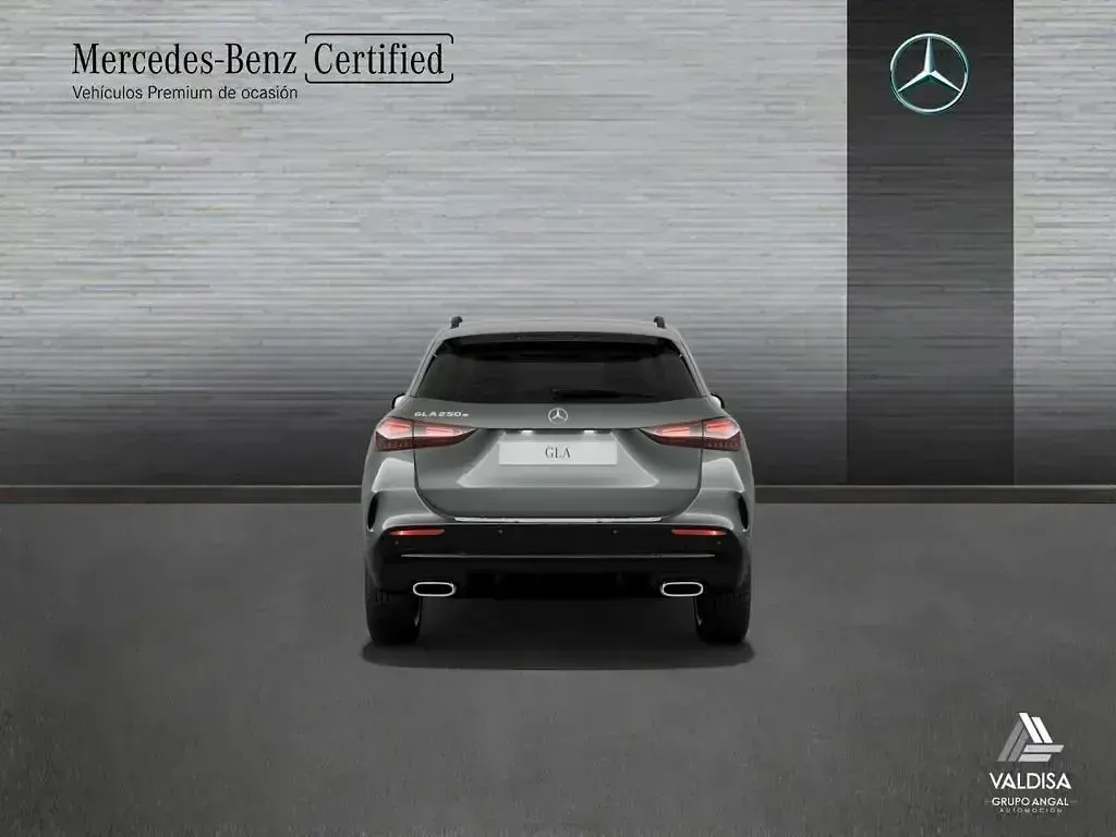 Usado Mercedes GLA250 218 CV (160 kW) 2025 Gris montaña SUV