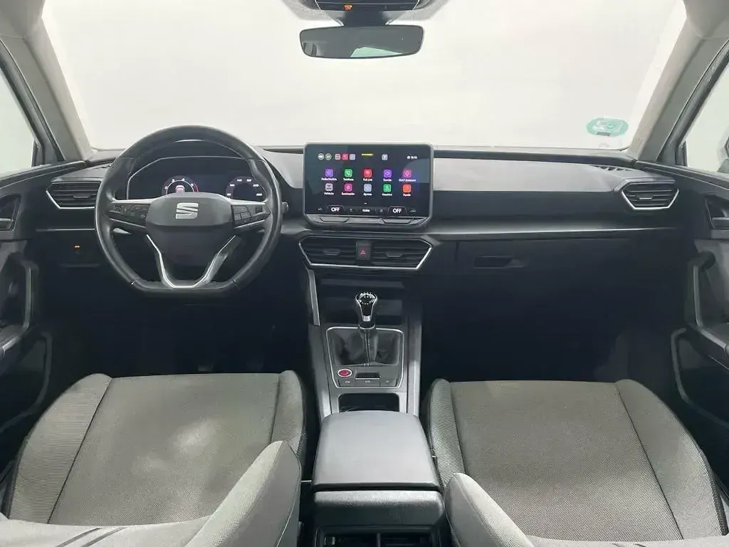 Używany Seat Leon Style 116 KM (85 kW) 2025 Biały Sedan/Limuzyna