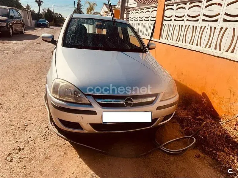 Usado Opel Corsa Essentia 70 CV (51 kW) 2004 Gris / plata Utilitario