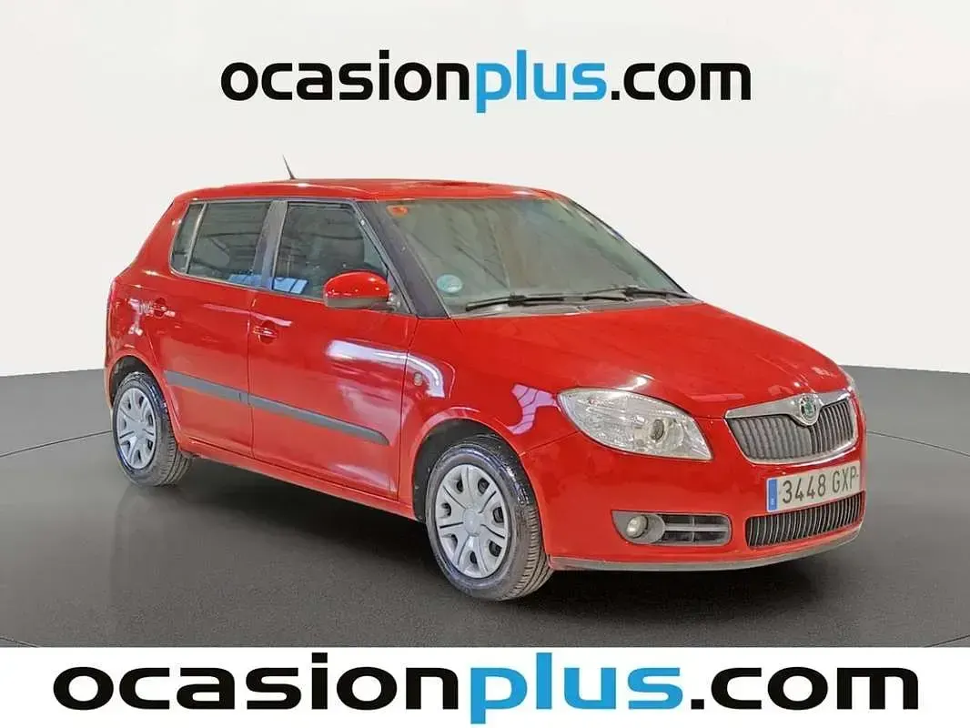 Usado Skoda Fabia 60 CV (44 kW) 2010 Rojo Utilitario