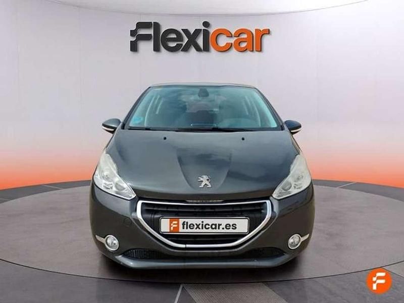 Usado Peugeot 208 Allure 120 CV (88 kW) 2015 Gris Utilitario