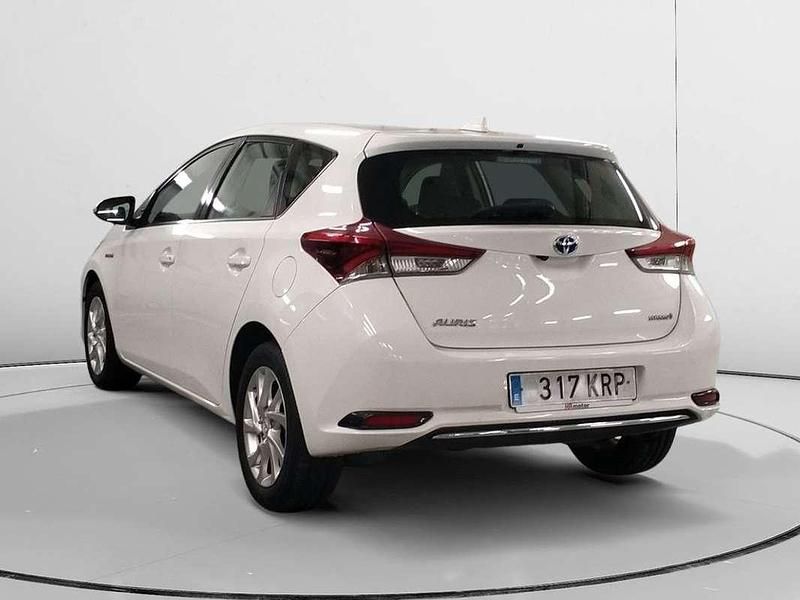 Usado Toyota Auris Hybrid Business Edition 136 CV (100 kW) 2018 Blanco Utilitario