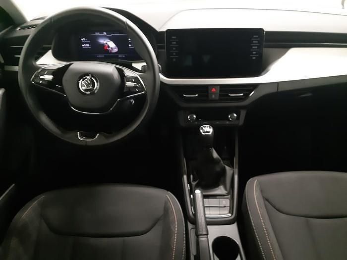 Usado Skoda Scala Ambition 110 CV (80 kW) 2023 Azul Utilitario