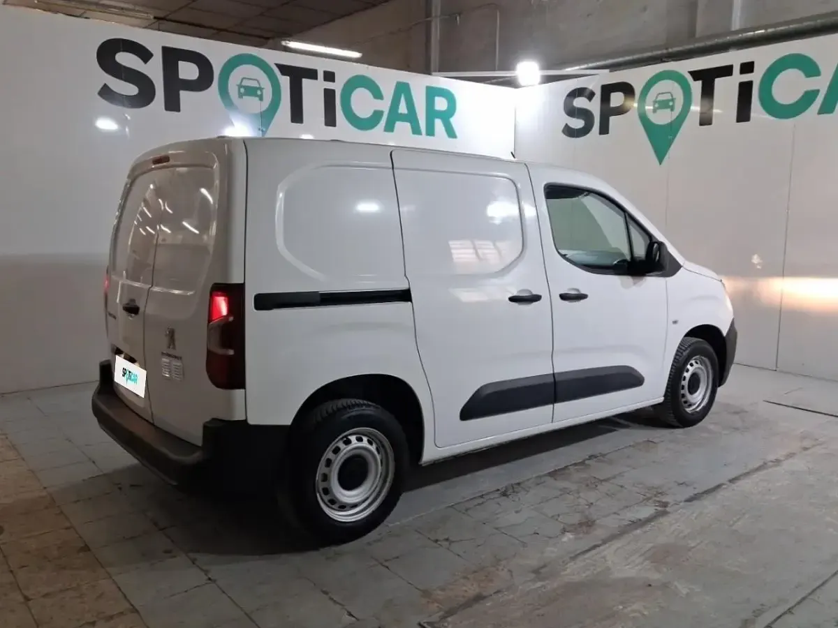 Usado Peugeot Partner 98 CV (72 kW) 2021 Blanco Monovolumen
